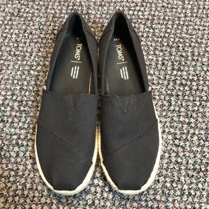 Toms Shoes
